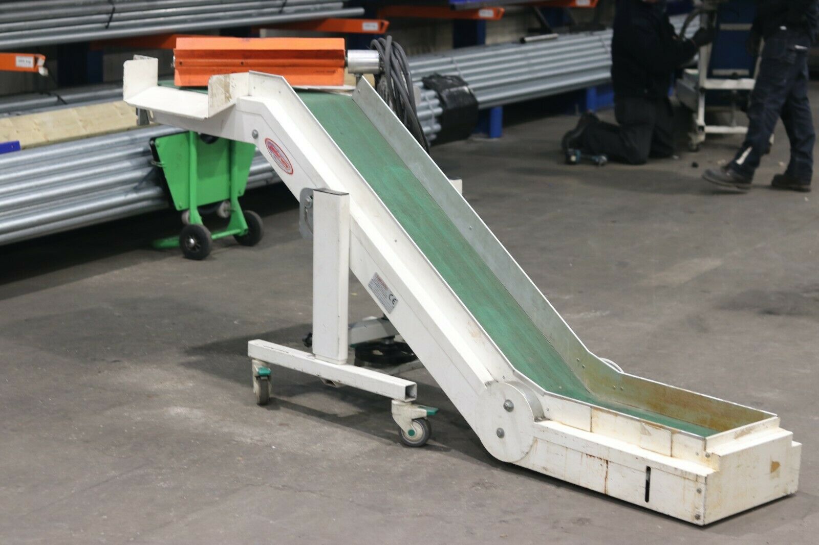 Second hand injection moulding conveyor with spru seperator used conveyors